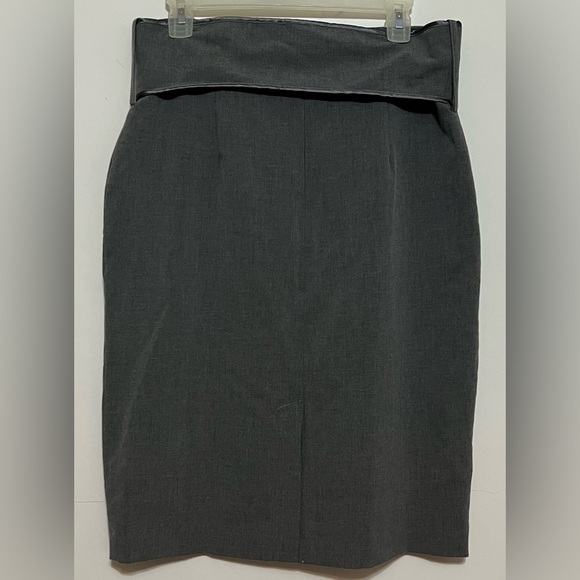 Worthington Pencil Skirt. Gray. Size 10. C1 - Picture 2 of 9